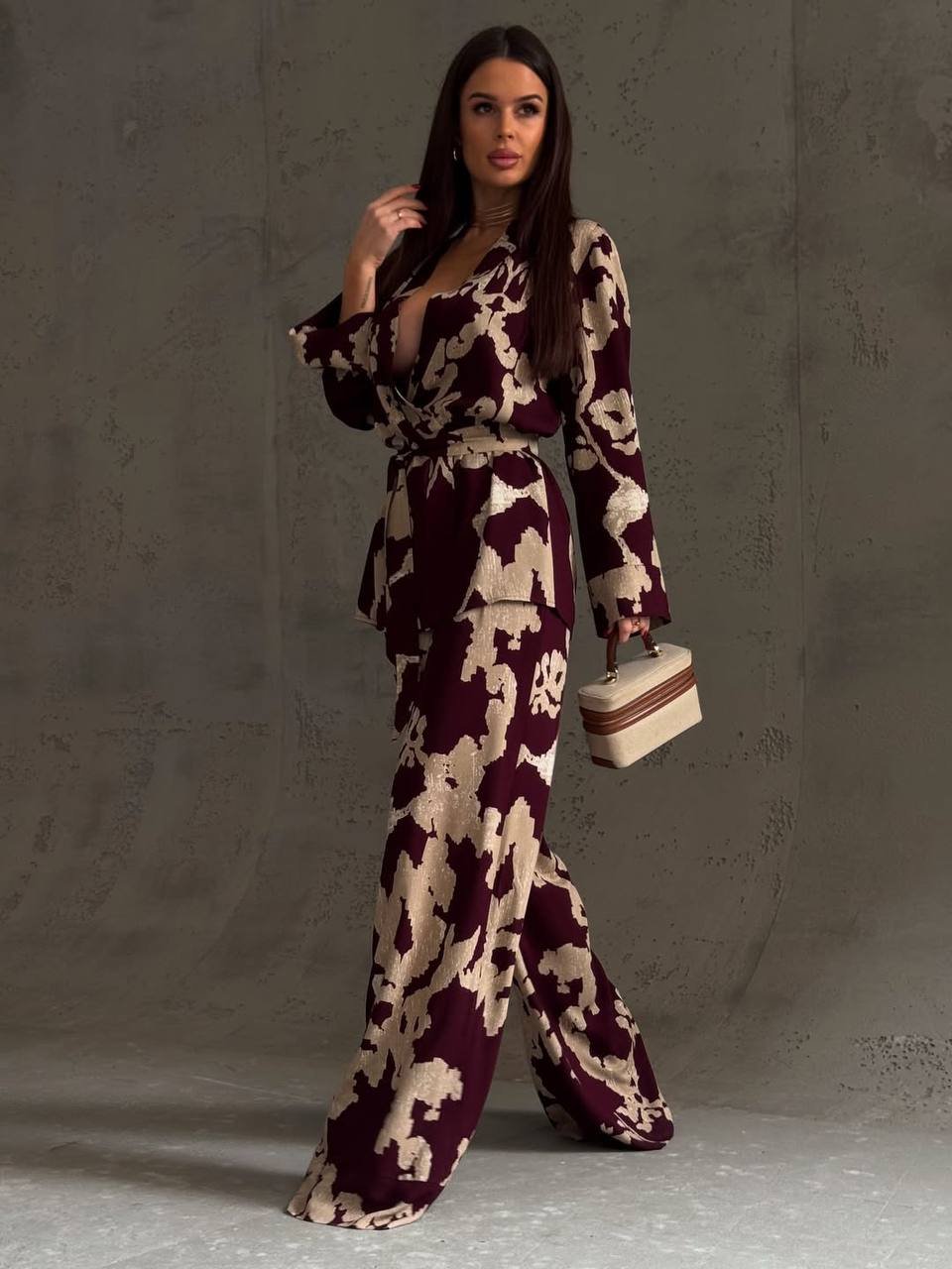 IMG_8254 Juni 7 (two-piece with belt) - Image 1